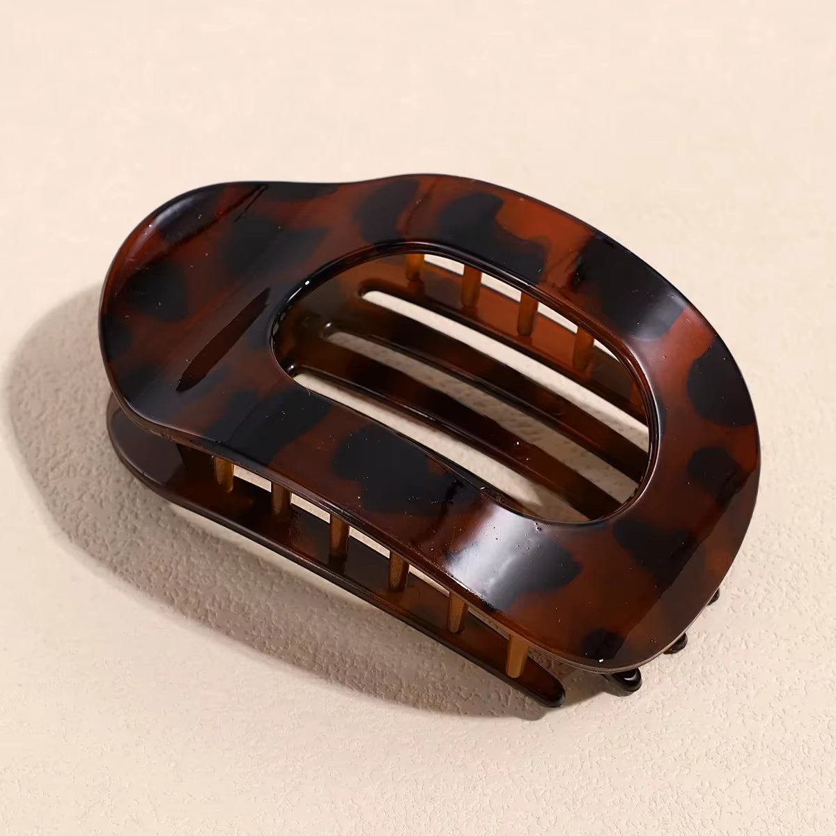 Clipia – Fest håret ditt. Bli kvitt ubehag.