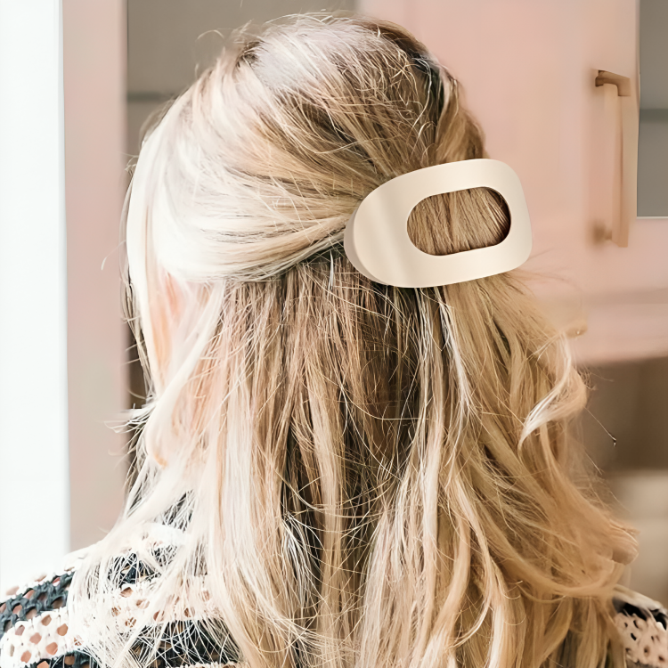 Clipia – Fest håret ditt. Bli kvitt ubehag.