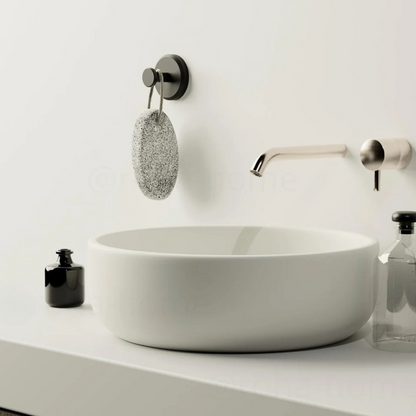 ScandicHook – Enkel montering uten boring.