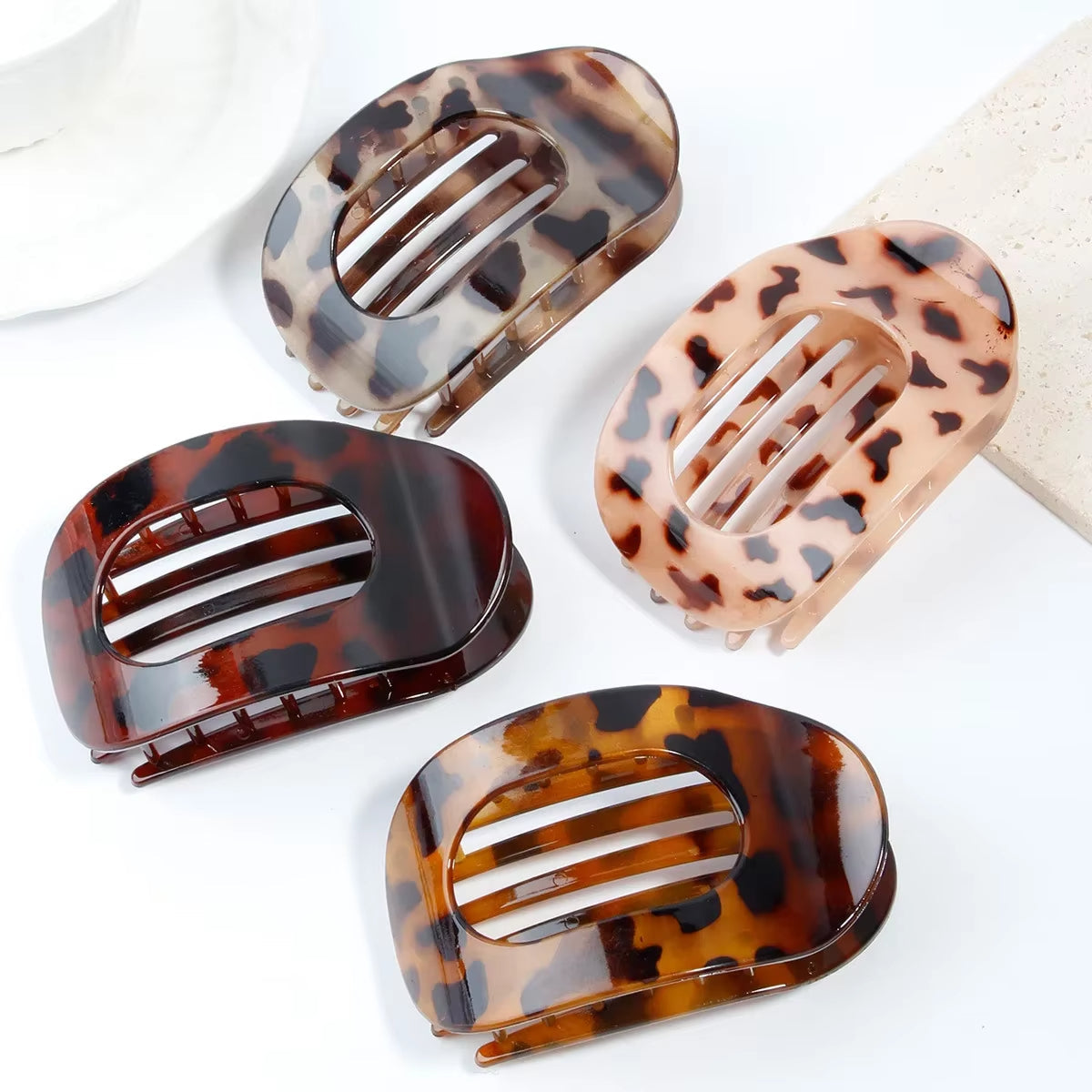 Clipia – Fest håret ditt. Bli kvitt ubehag.