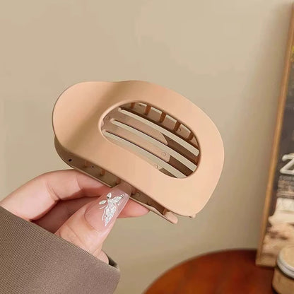 Clipia – Fest håret ditt. Bli kvitt ubehag.